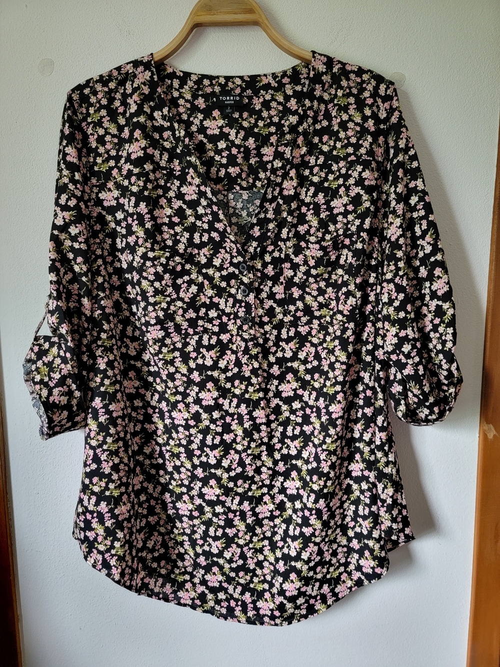 Torrid Harper Georgette 3/4 Sleeve Pullover Blouse Black Pink Floral 2X